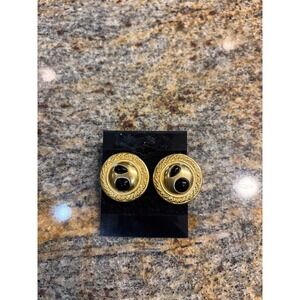 Vintage Gold Tone Black Cabochon Clip On Button Earrings Textured Rope Border